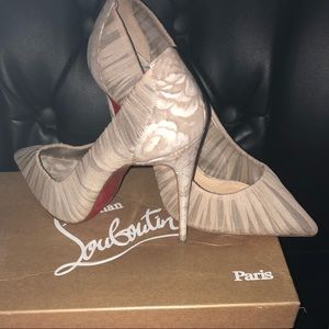 New Christian Loubioutin size 40 nude chiffon